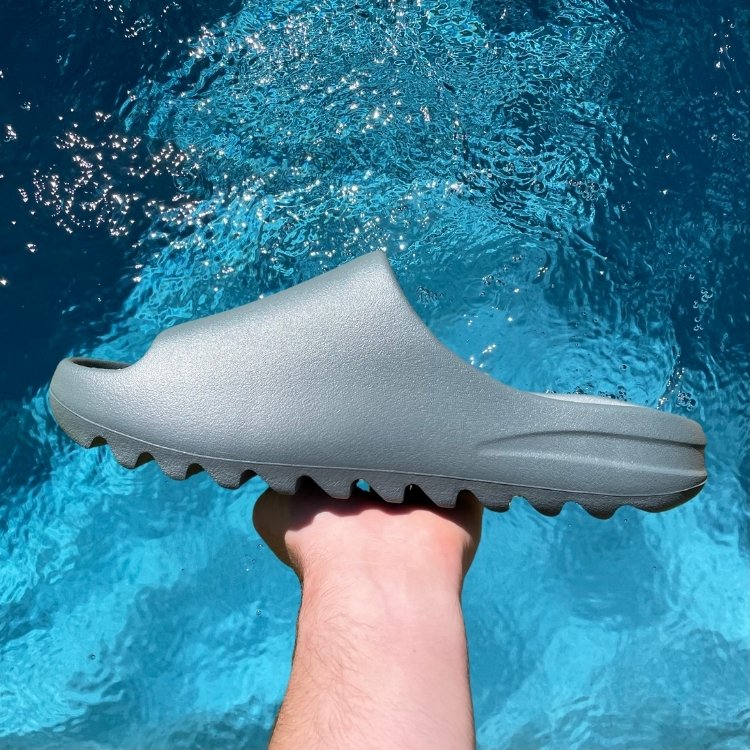 Yeezy Slide 'Slate Marine'