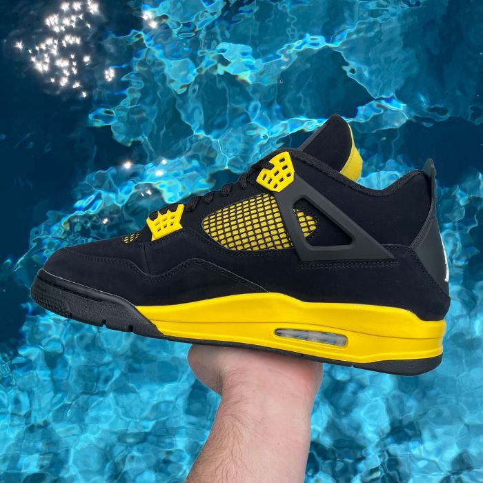 Jordan 4 Retro 'Thunder'