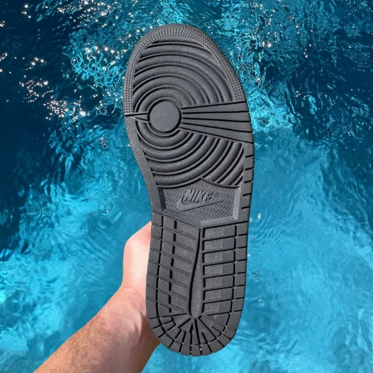 Jordan 1 Mid 'Carbon Fibre' (Used)