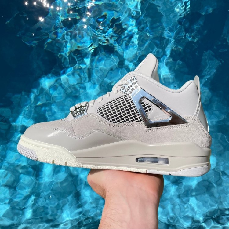 Jordan 4 Retro 'Frozen Moments' (W)