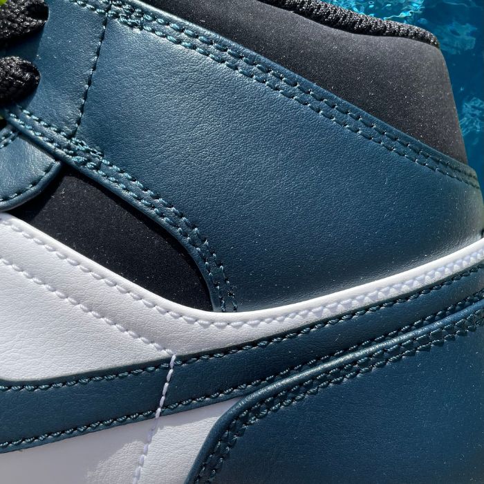 Jordan 1 Mid 'Armory Navy'