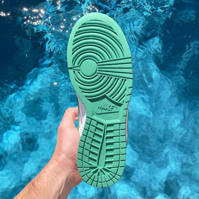 Nike Dunk Low 'White Green Noise' (W)