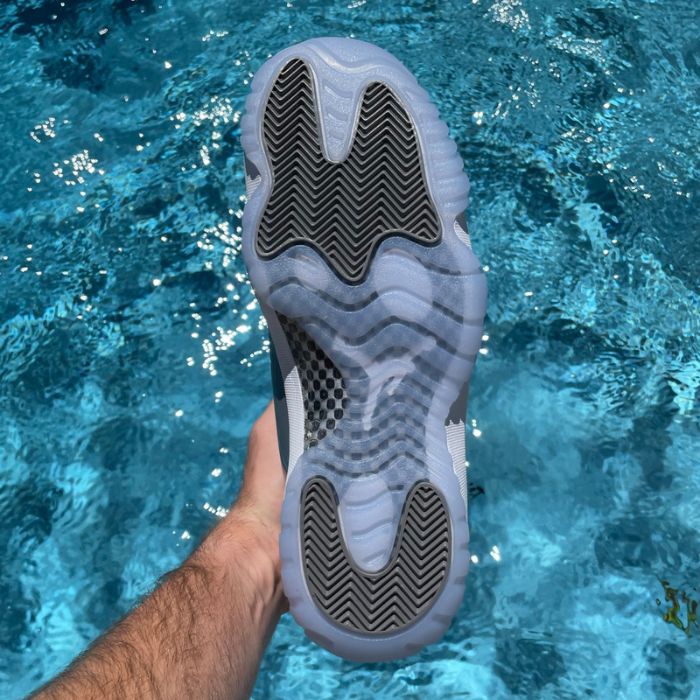 Jordan 11 Retro 'Cool Grey'