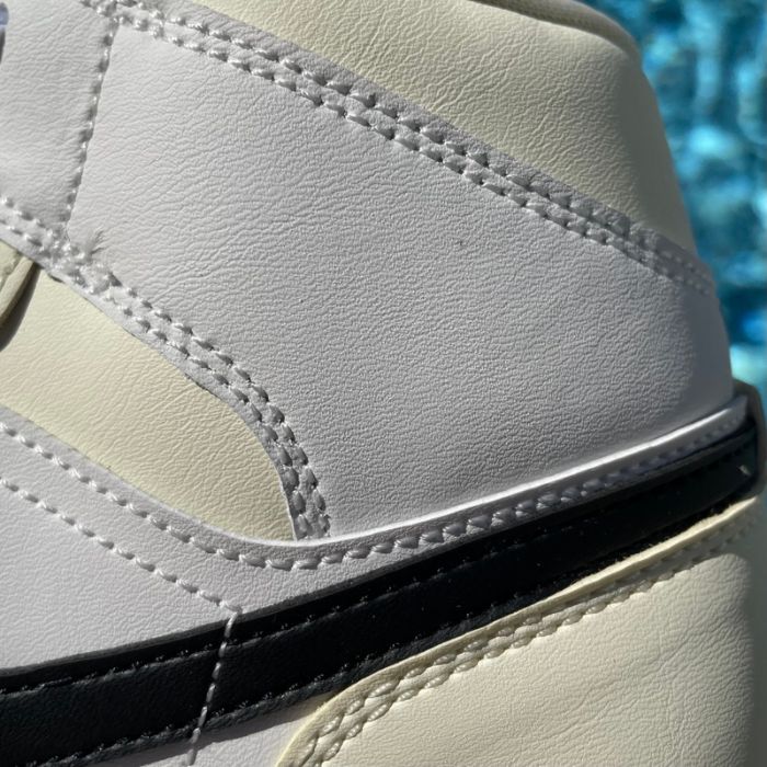 Jordan 1 Mid 'Coconut Milk' (W)