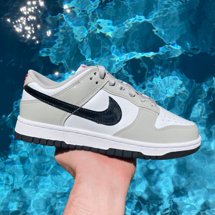 NIke Dunk Low 'Grey Black Red' (W)