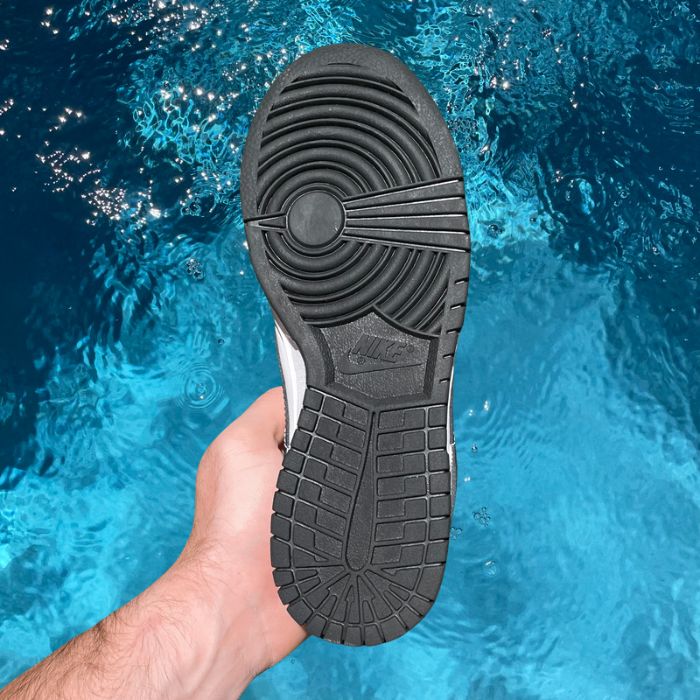 NIke Dunk Low 'Grey Black Red' (W)