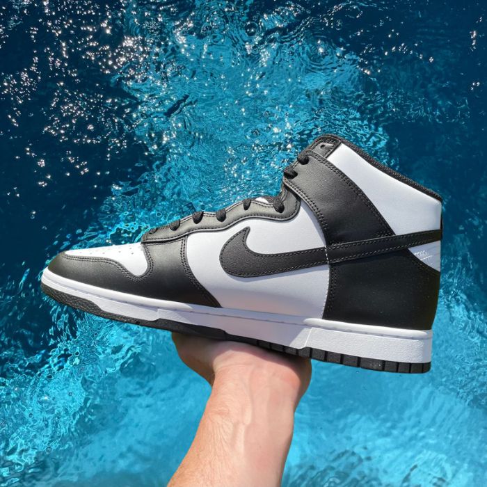 Nike Dunk High 'Panda' (W)