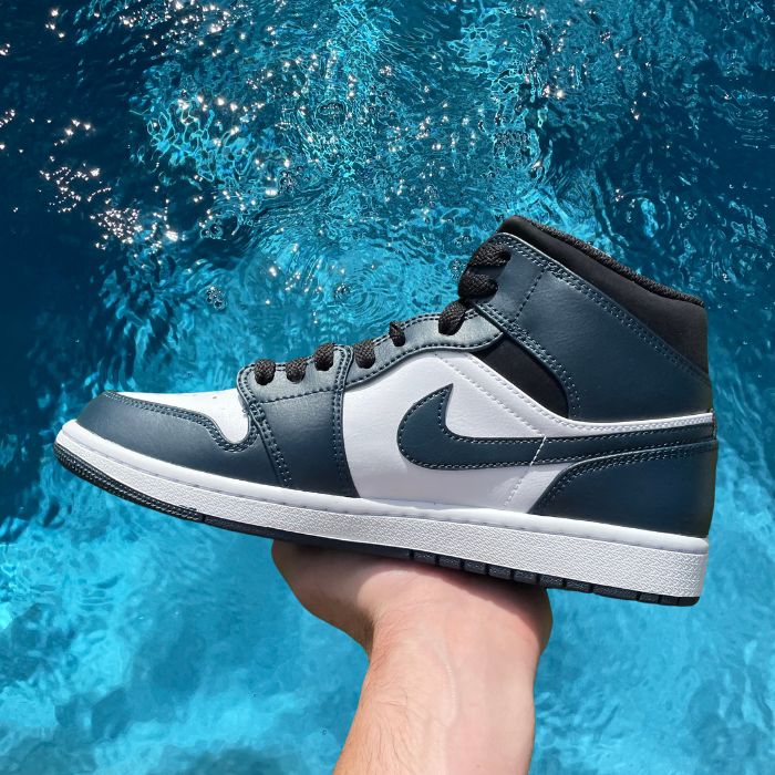 Jordan 1 Mid 'Armory Navy'