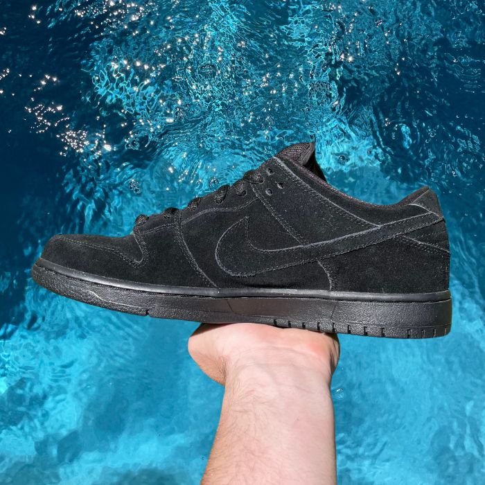 nike sb all black suede